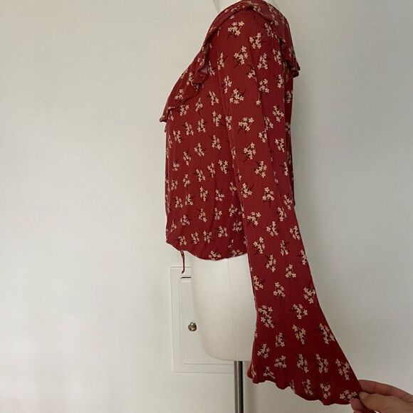 American Eagle Boho Flare Sleeve Floral Elastic waist Top - Picture 6 of 10